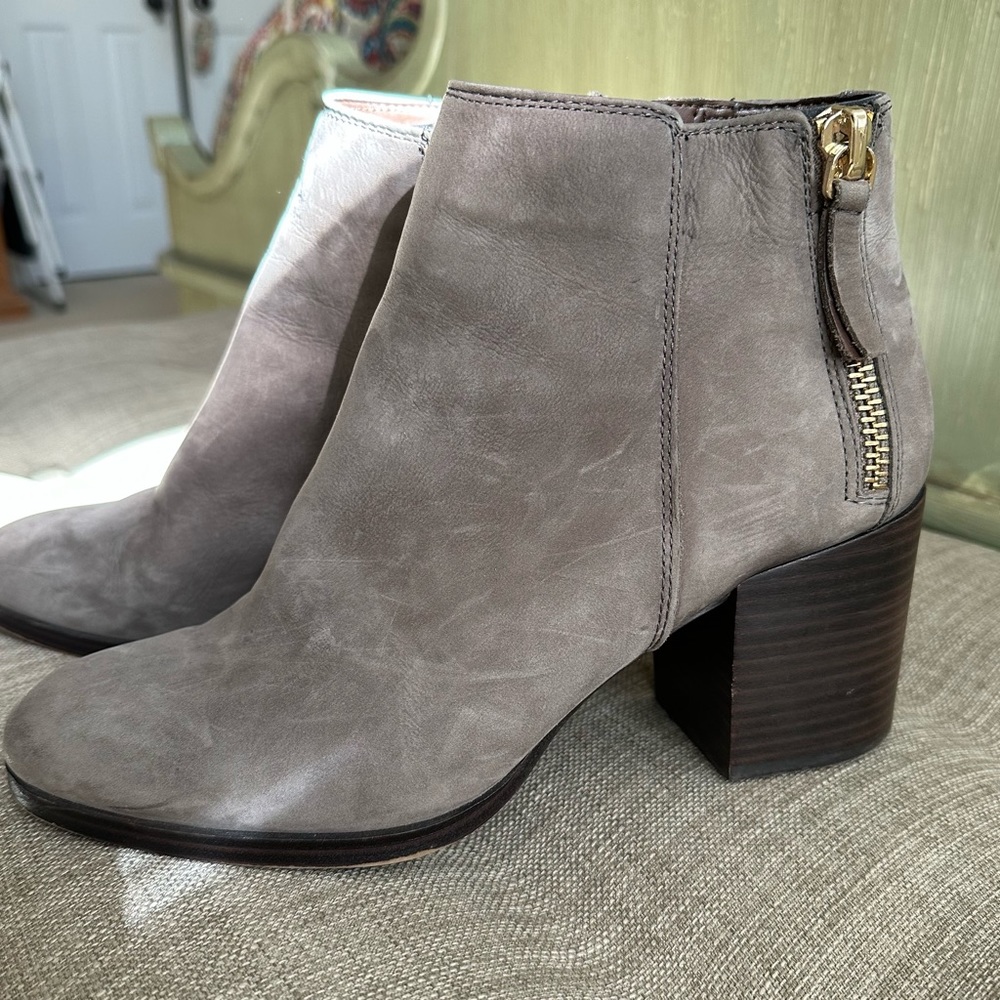 Aldo taupe/grey suede(genuine) booties. Worn once. Excellent condition. Size 9